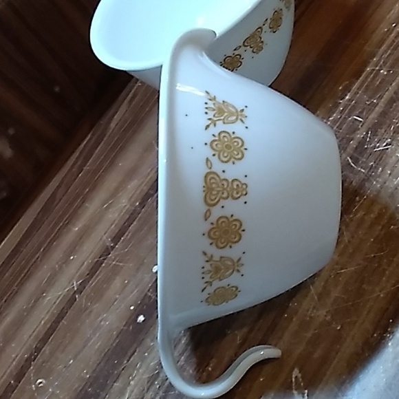 Vintage Corelle by Corning Butterfly 🦋 Gold creamer and sugar bowl - Picture 2 of 5